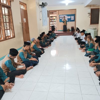 Memperingati Maulid Nabi Muhammad SAW